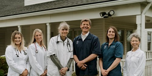 Our vet team at Shelbyville Road Veterinary Clinic in Louisville, KY